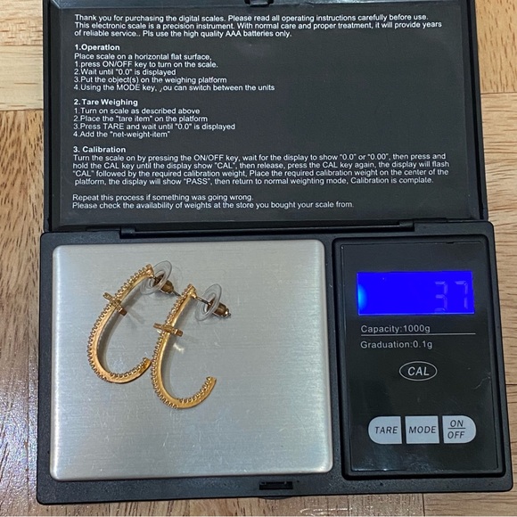 Cristallo Cubic Zirconia Gold tone Cross Post Earrings - Picture 9 of 11